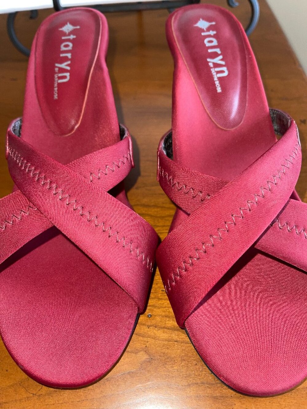 Taryn Rose Red Sandals Size 8